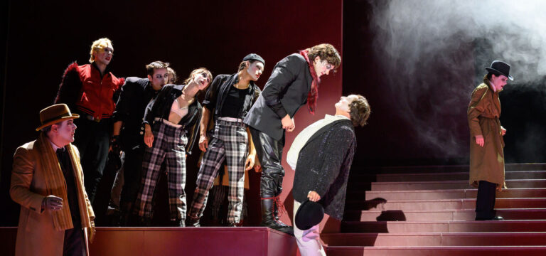 011_Christoph Wieschke, Gregor Schulz, Aaron Röll, Jadwiga Mordarska, -Miguel Amengual Gual, Maximilian Paier, Axel Meinhardt, KS Britta Bayer_Arturo Ui_©SLT - Tobias Witzgall_LT1_2216